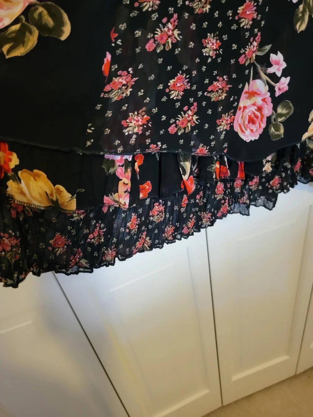 Boston Proper Black Skirt with Pink Rose Floral Print Size 8 EUC